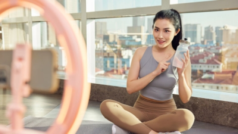 今天下午三点吃了一次回奶药，后悔了还想继续喂宝宝可以吗？