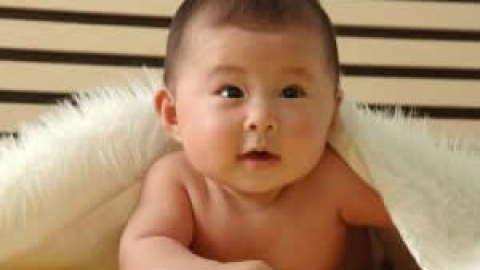 婴儿呛奶的原因与预防措施
