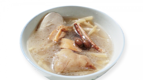 哺乳期奶水稀正常吗？